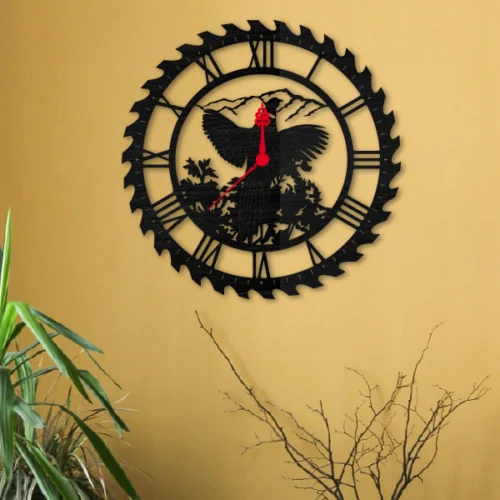 Reloj cierra águila